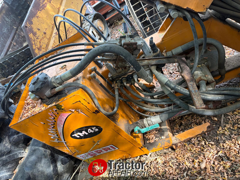 Trincia Braccio Decespugliatore Ferri tm45 mt 4,5 testa a coltelli pto x Trattore Agricolo-braccio-decespugliatore-ferri-tm45-usato 2.jpg